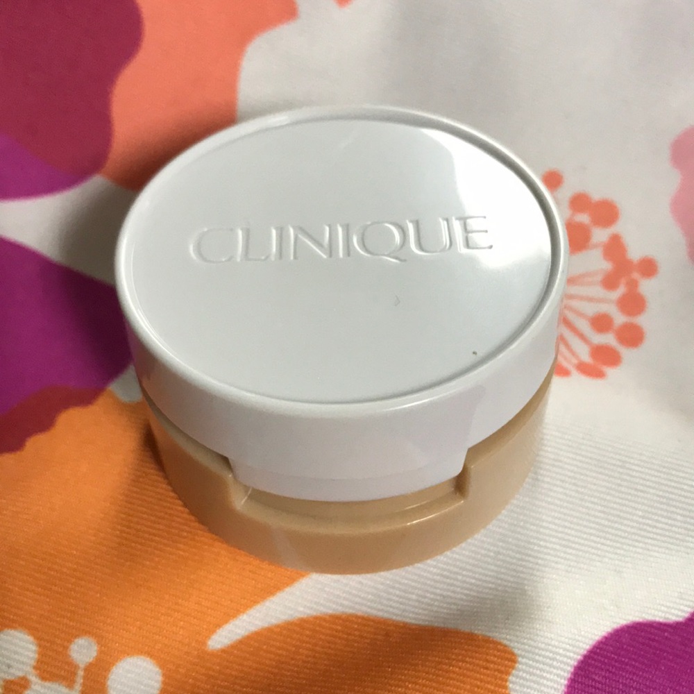 Clinique Superbalanced Powder